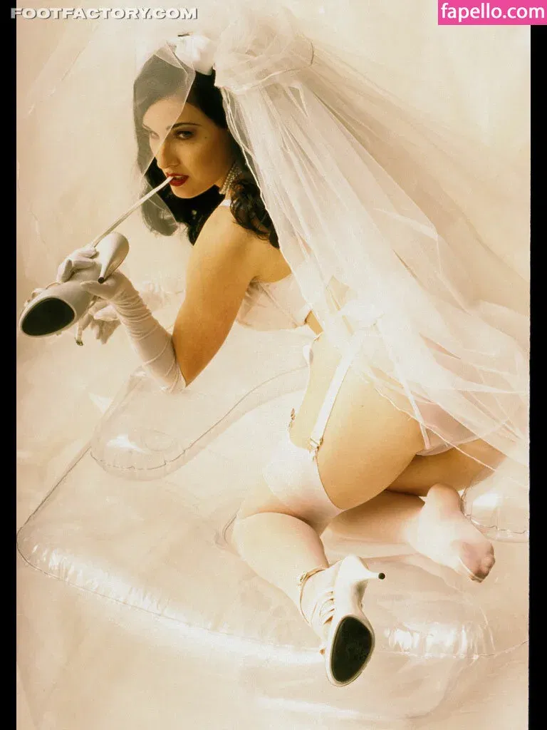 Dita Von Teese / Ditavonteese Onlyfans Photo Gallery 