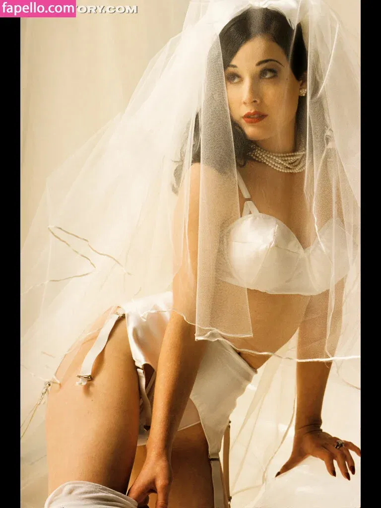Dita Von Teese / Ditavonteese Onlyfans Photo Gallery 