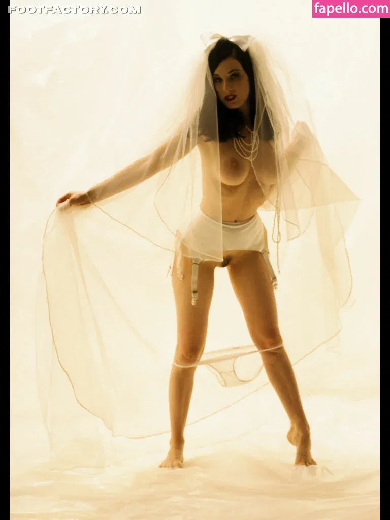 Dita Von Teese / Ditavonteese Onlyfans Photo Gallery 