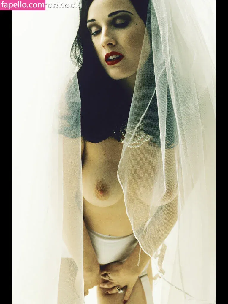 Dita Von Teese / Ditavonteese Onlyfans Photo Gallery 
