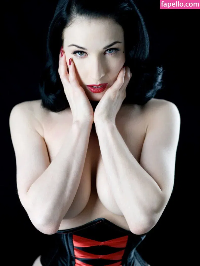 Dita Von Teese / Ditavonteese Onlyfans Photo Gallery 