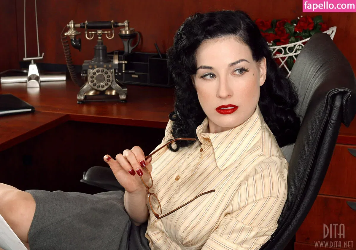 Dita Von Teese / Ditavonteese Onlyfans Photo Gallery 