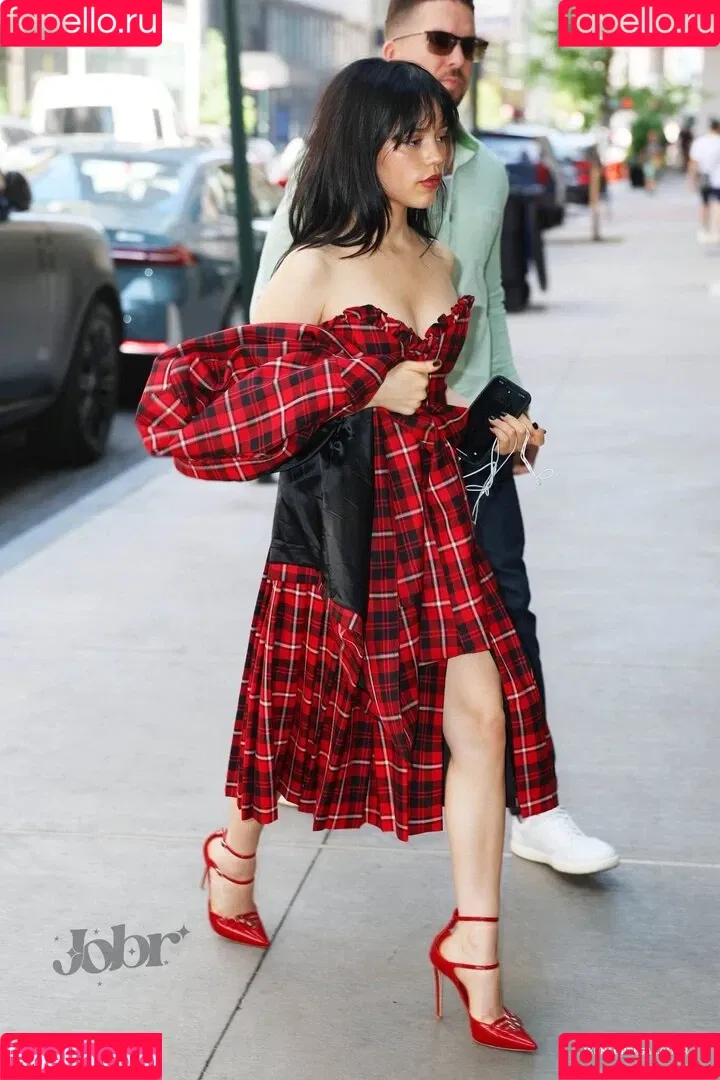 Jenna Ortega / Page / jennaortega Onlyfans Photo Gallery 