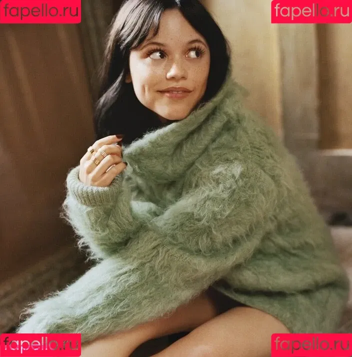 Jenna Ortega / Page / jennaortega Onlyfans Photo Gallery 