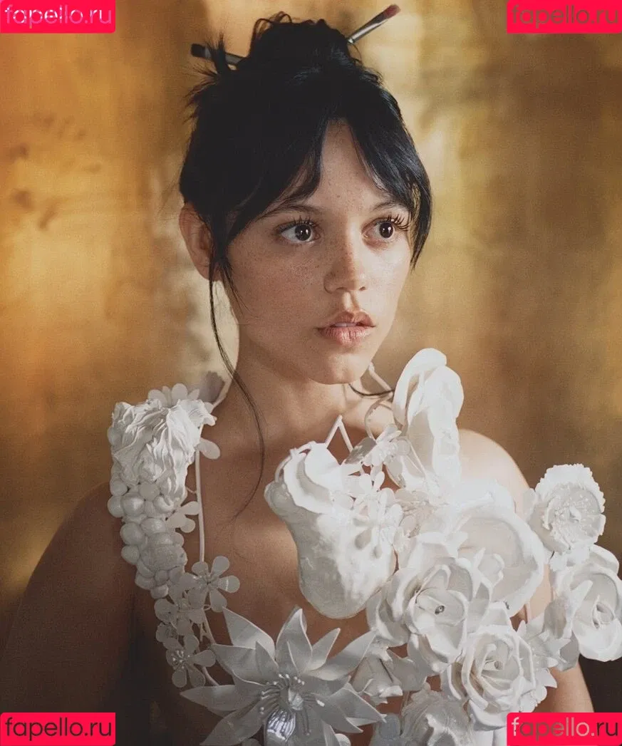 Jenna Ortega / Page / jennaortega Onlyfans Photo Gallery 