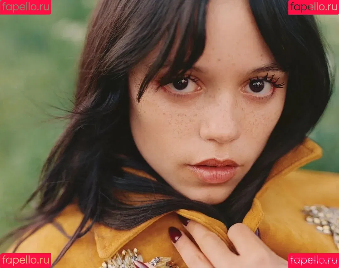 Jenna Ortega / Page / jennaortega Onlyfans Photo Gallery 
