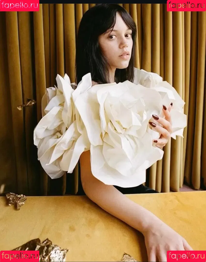 Jenna Ortega / Page / jennaortega Onlyfans Photo Gallery 