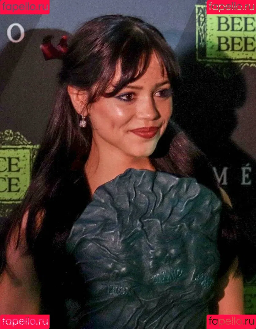 Jenna Ortega / Page / jennaortega Onlyfans Photo Gallery 