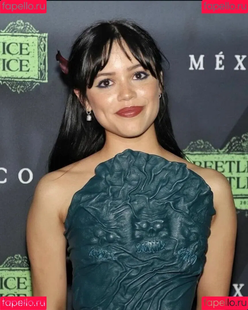 Jenna Ortega / Page / jennaortega Onlyfans Photo Gallery 