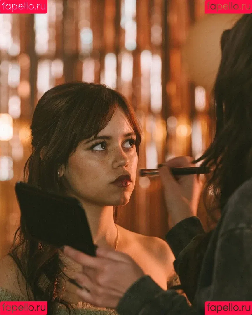 Jenna Ortega / Page / jennaortega Onlyfans Photo Gallery 