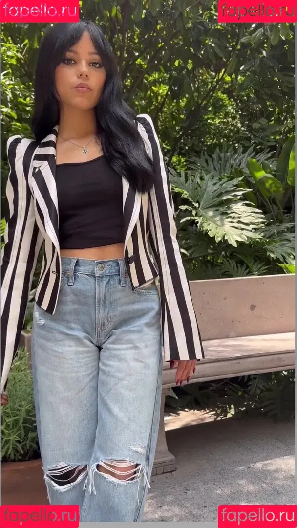 Jenna Ortega / Page / jennaortega Onlyfans Photo Gallery 