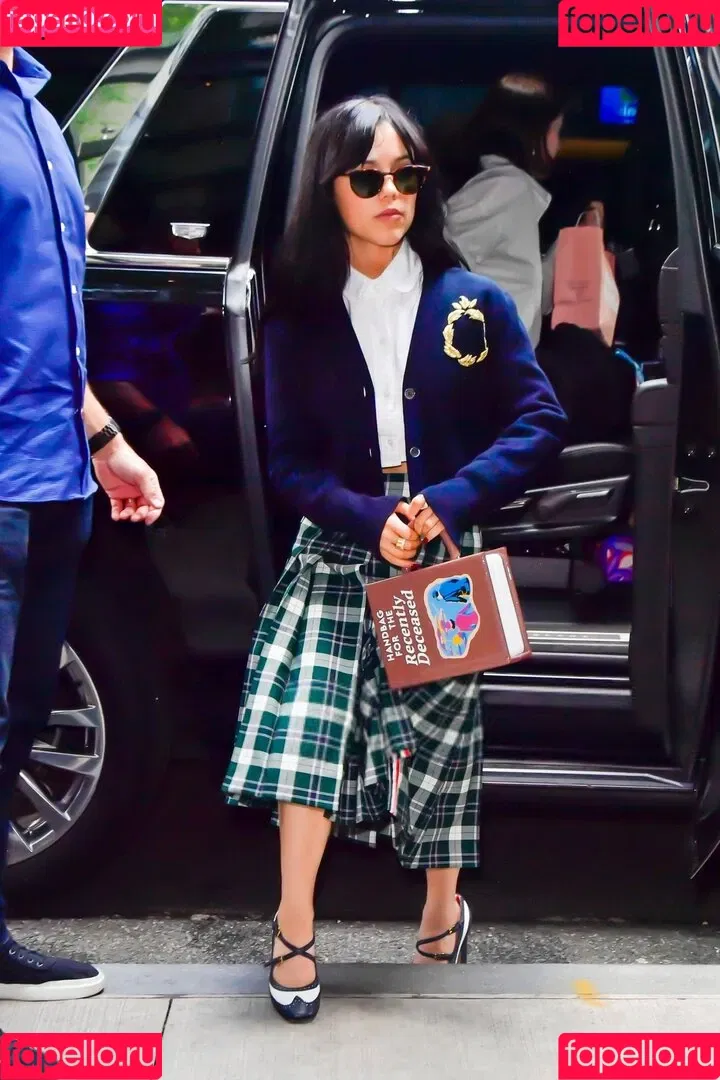 Jenna Ortega / Page / jennaortega Onlyfans Photo Gallery 