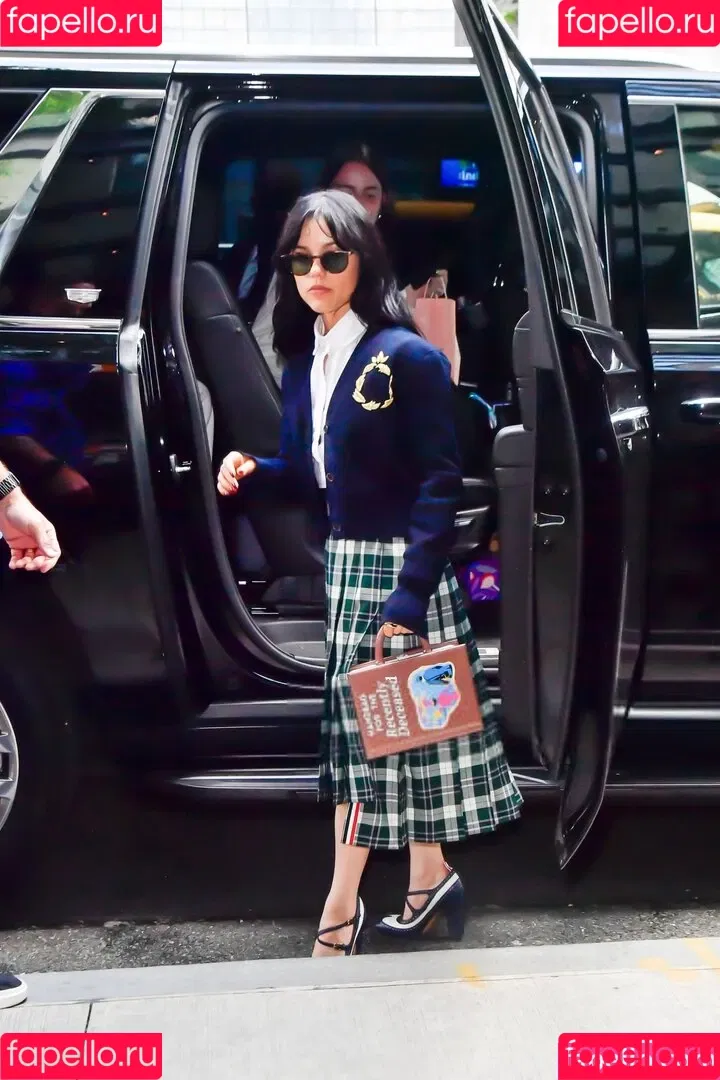 Jenna Ortega / Page / jennaortega Onlyfans Photo Gallery 