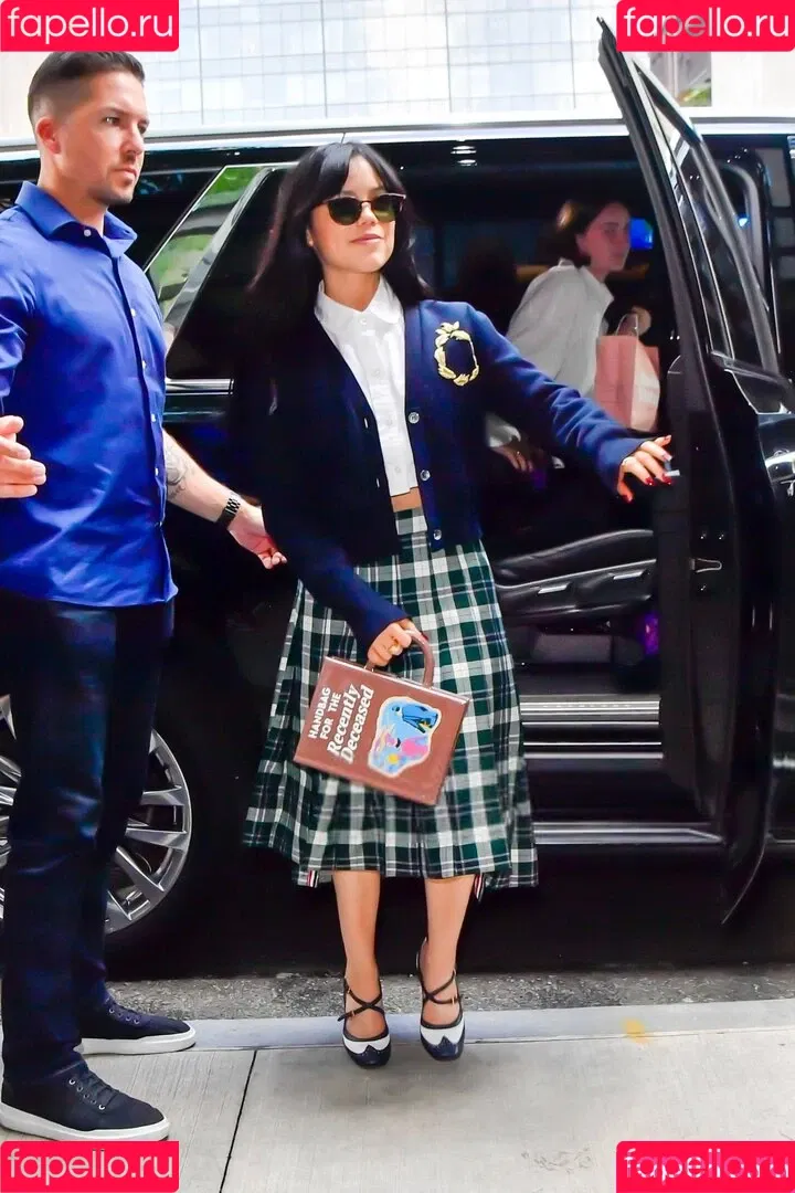 Jenna Ortega / Page / jennaortega Onlyfans Photo Gallery 