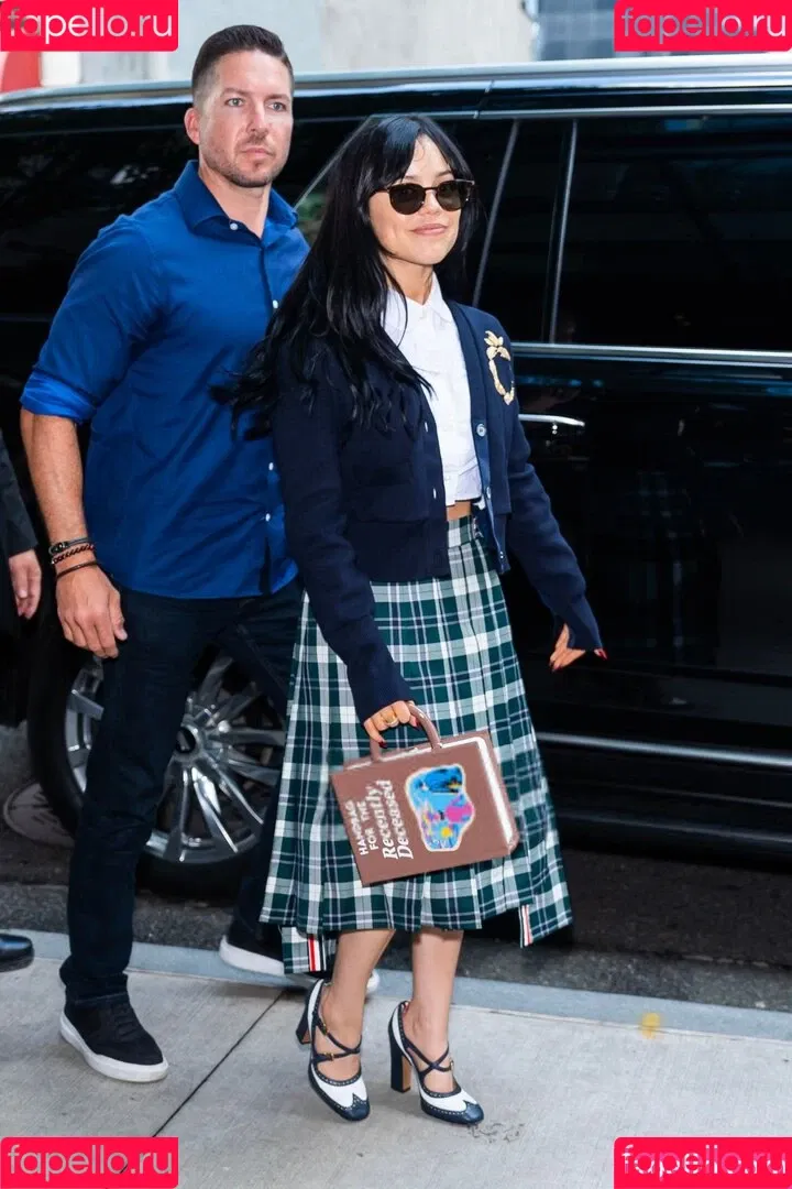 Jenna Ortega / Page / jennaortega Onlyfans Photo Gallery 