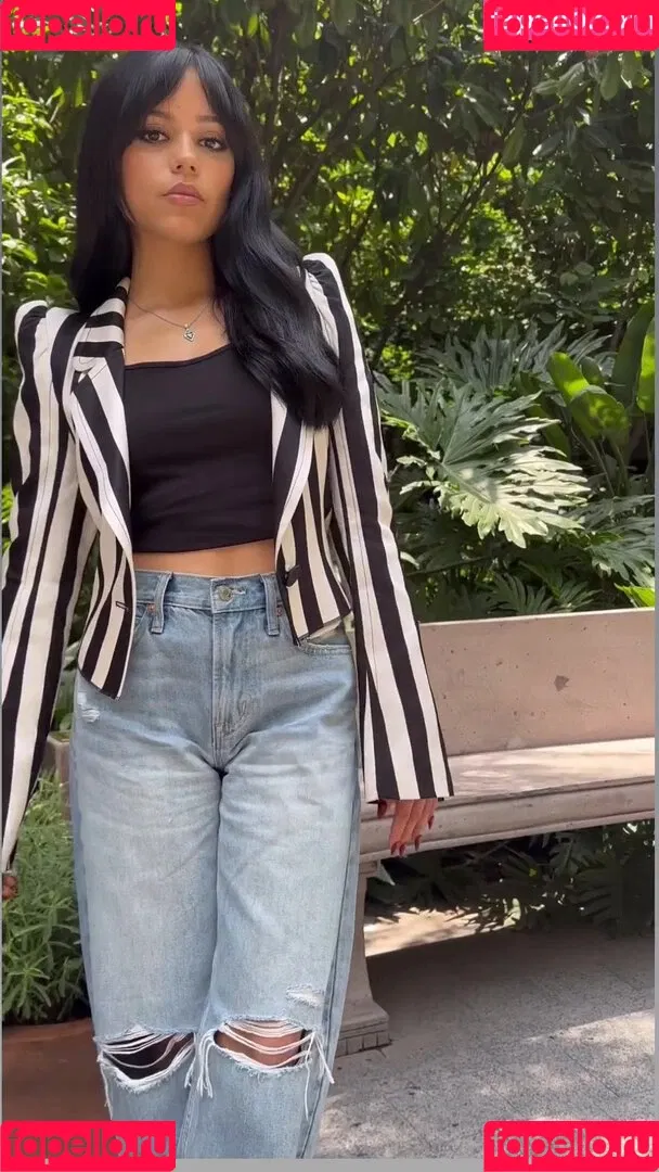 Jenna Ortega / Page / jennaortega Onlyfans Photo Gallery 