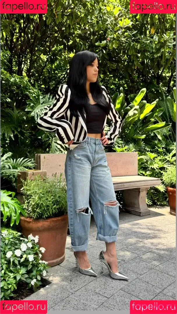 Jenna Ortega / Page / jennaortega Onlyfans Photo Gallery 
