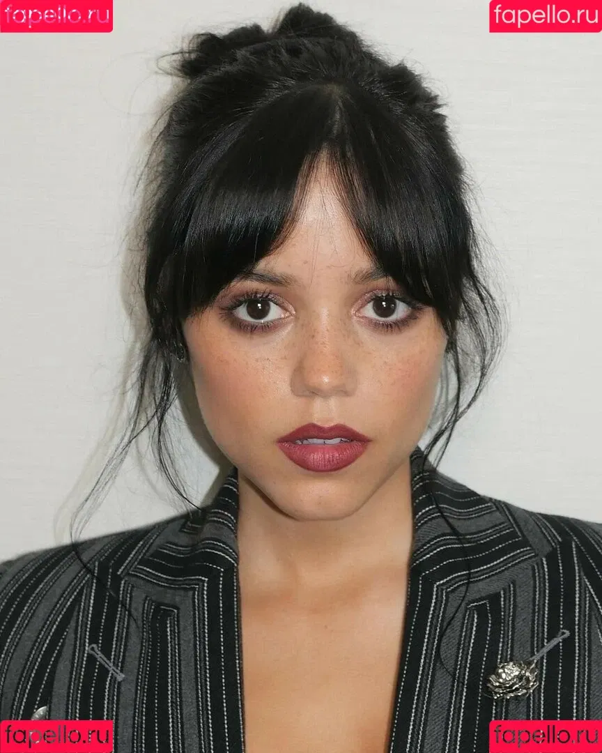 Jenna Ortega / Page / jennaortega Onlyfans Photo Gallery 
