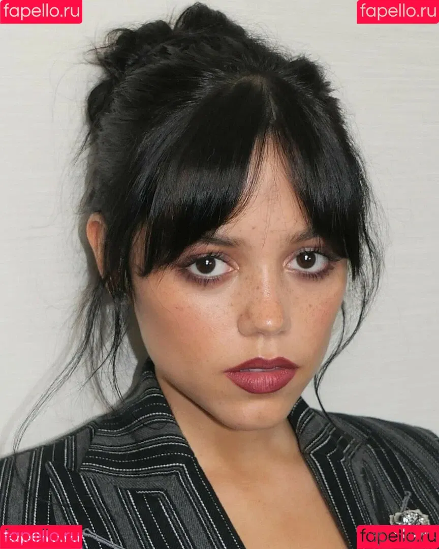 Jenna Ortega / Page / jennaortega Onlyfans Photo Gallery 