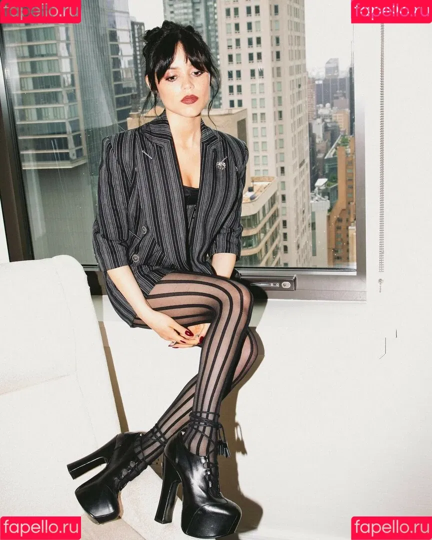 Jenna Ortega / Page / jennaortega Onlyfans Photo Gallery 