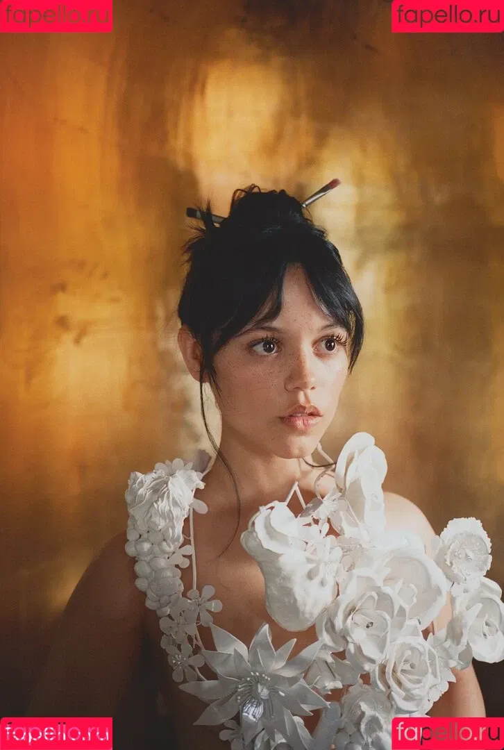 Jenna Ortega / Page / jennaortega Onlyfans Photo Gallery 