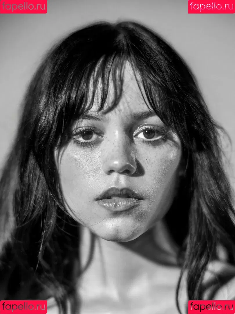 Jenna Ortega / Page / jennaortega Onlyfans Photo Gallery 