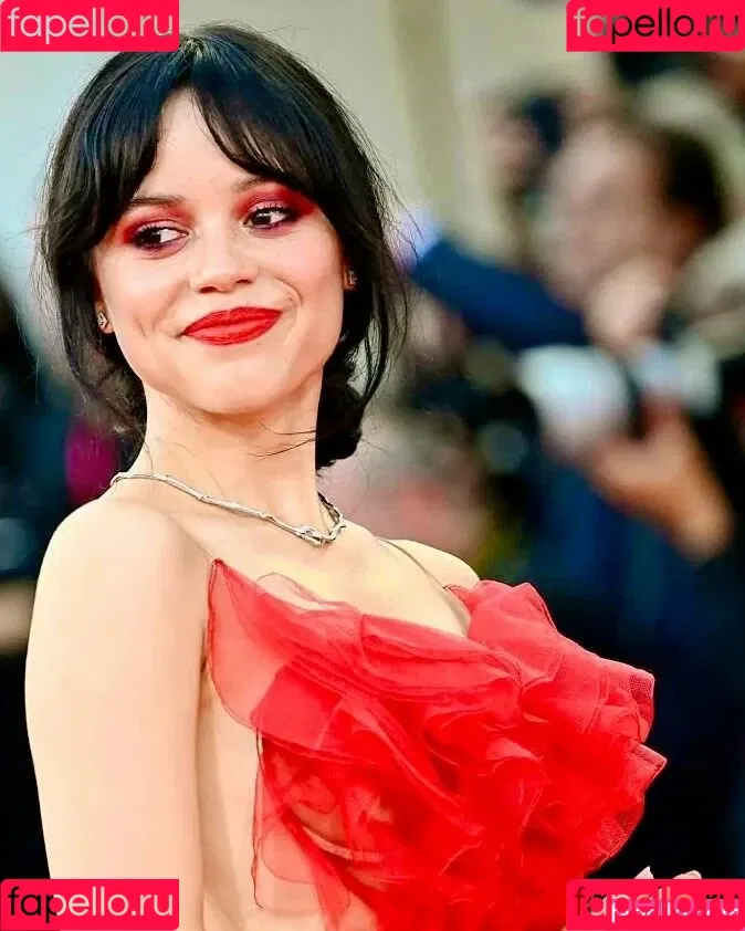 Jenna Ortega / Page / jennaortega Onlyfans Photo Gallery 