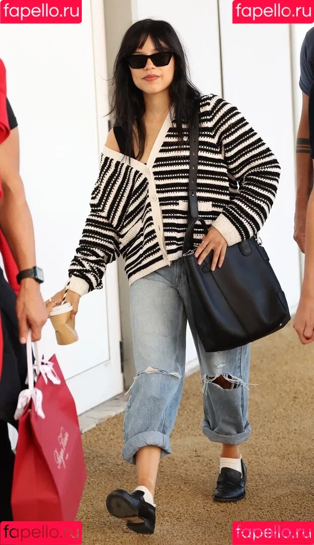 Jenna Ortega / Page / jennaortega Onlyfans Photo Gallery 