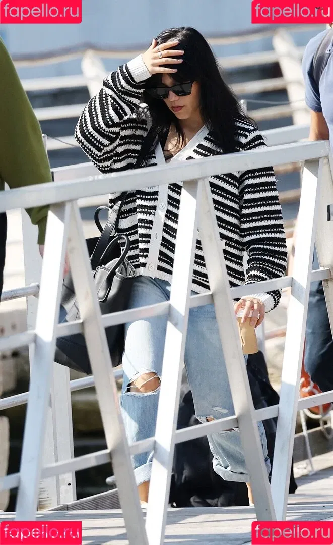 Jenna Ortega / Page / jennaortega Onlyfans Photo Gallery 
