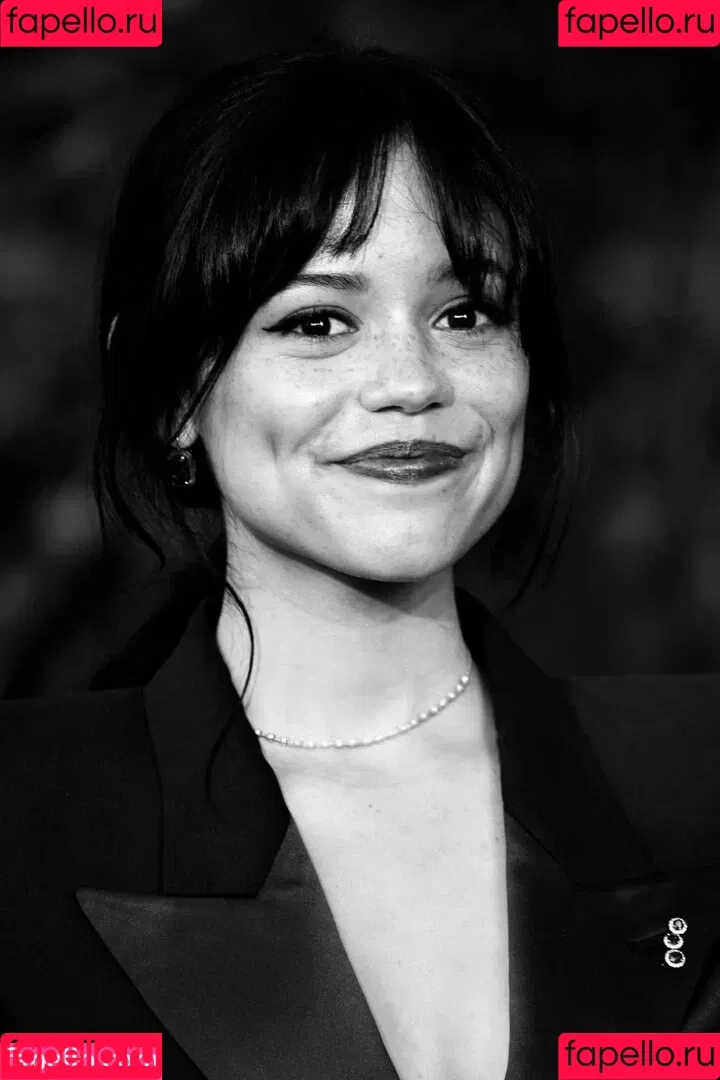 Jenna Ortega / Page / jennaortega Onlyfans Photo Gallery 