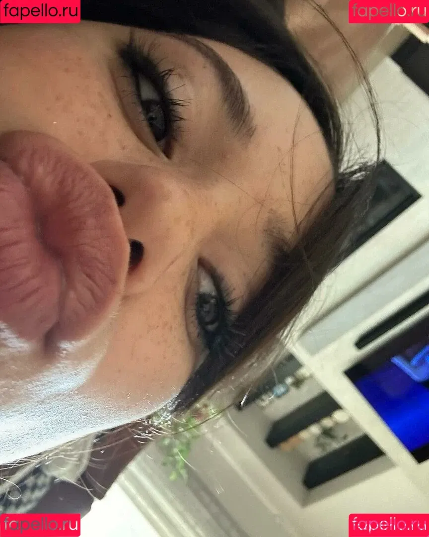 Jenna Ortega / Page / jennaortega Onlyfans Photo Gallery 