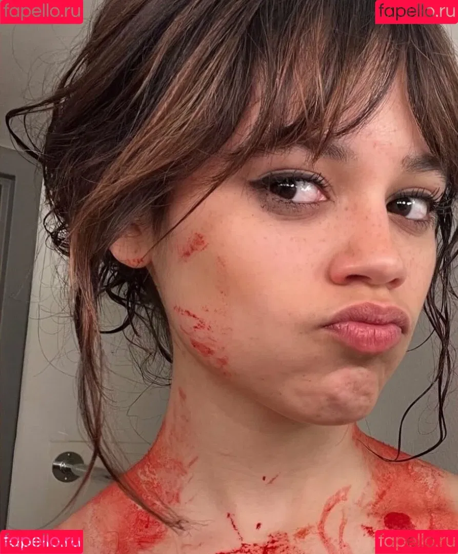 Jenna Ortega / Page / jennaortega Onlyfans Photo Gallery 