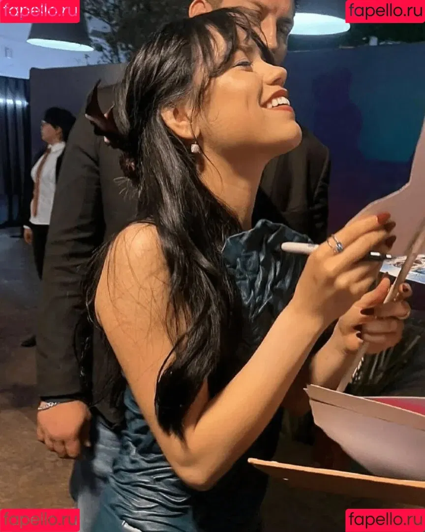 Jenna Ortega / Page / jennaortega Onlyfans Photo Gallery 