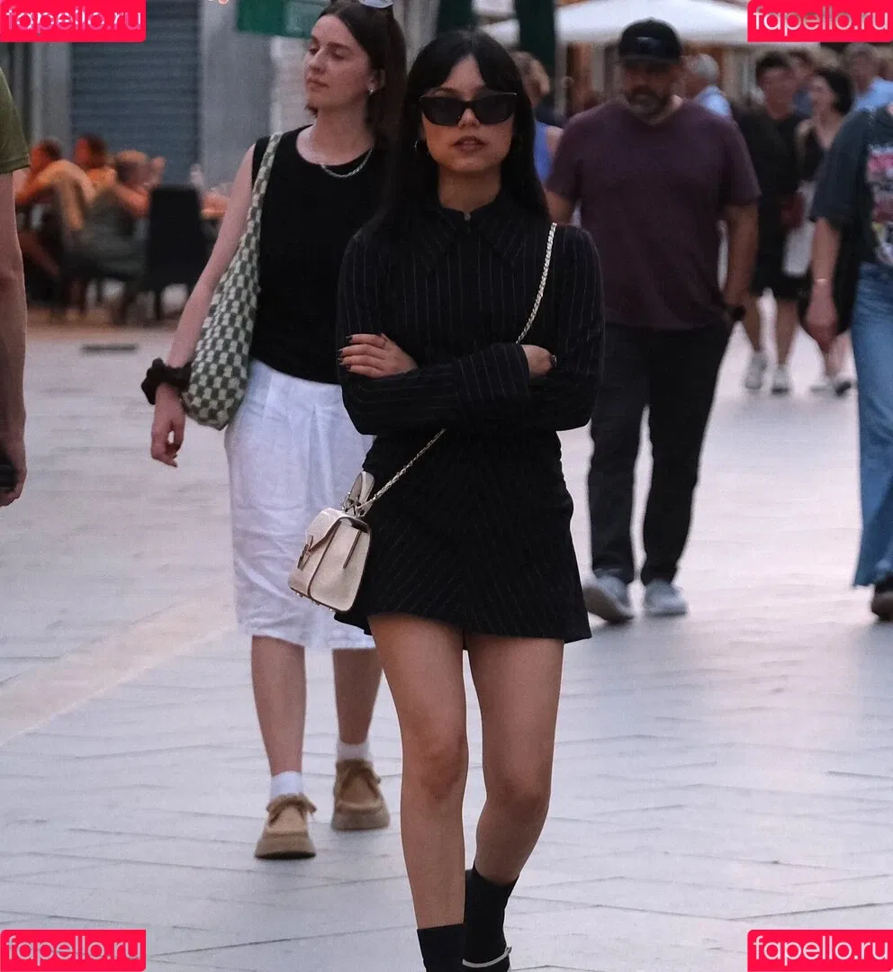 Jenna Ortega / Page / jennaortega Onlyfans Photo Gallery 
