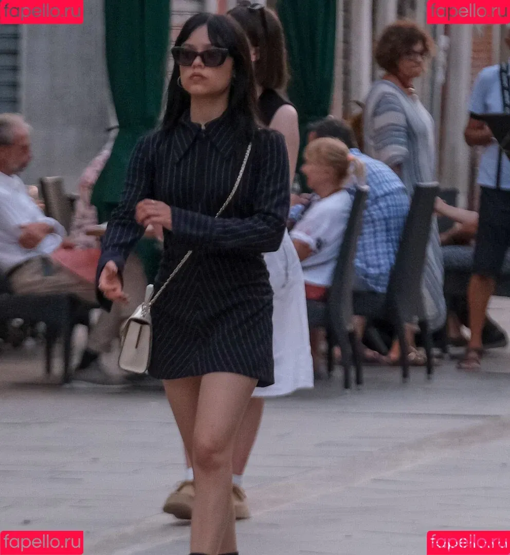 Jenna Ortega / Page / jennaortega Onlyfans Photo Gallery 