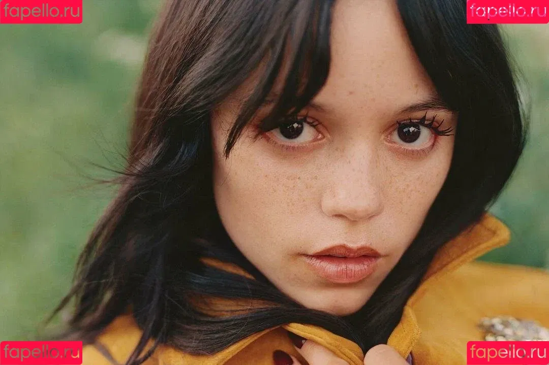 Jenna Ortega / Page / jennaortega Onlyfans Photo Gallery 