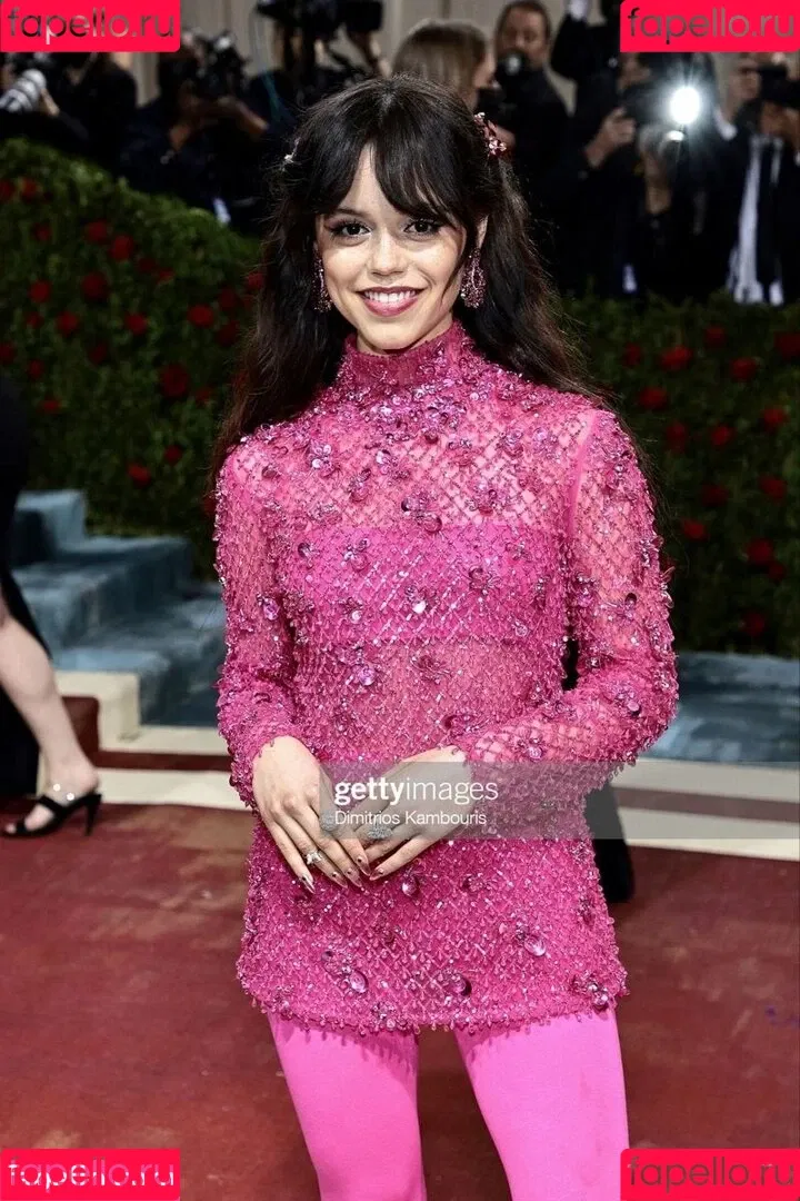 Jenna Ortega / Page / jennaortega Onlyfans Photo Gallery 