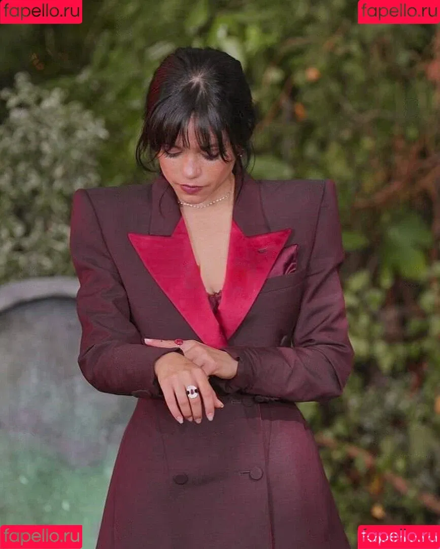 Jenna Ortega / Page / jennaortega Onlyfans Photo Gallery 