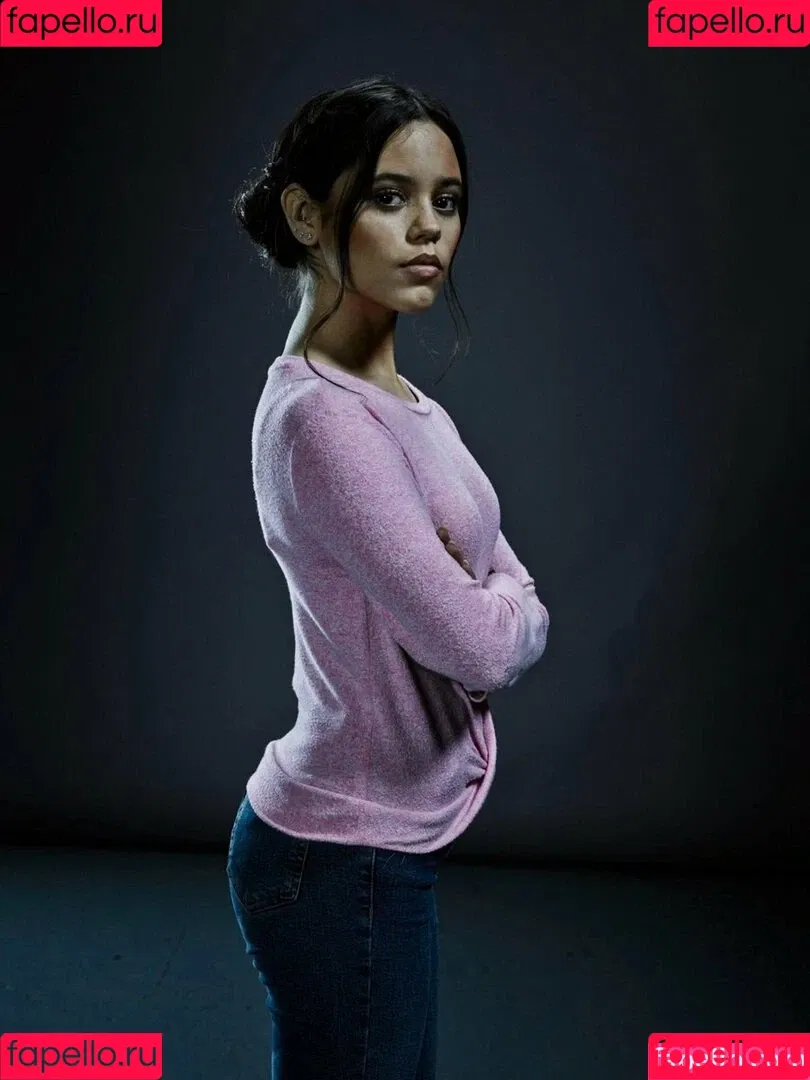 Jenna Ortega / Page / jennaortega Onlyfans Photo Gallery 