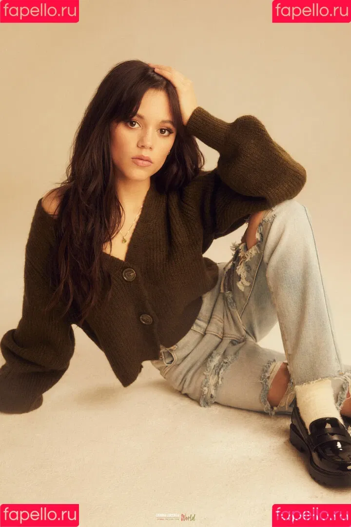Jenna Ortega / Page / jennaortega Onlyfans Photo Gallery 