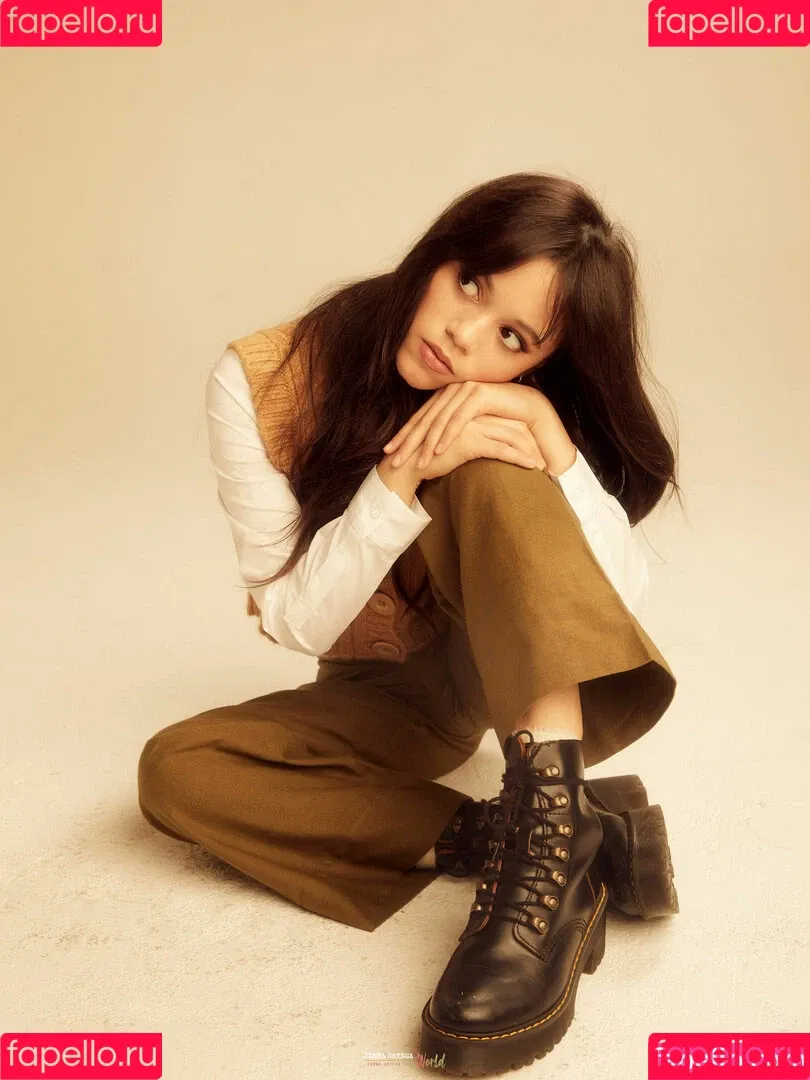 Jenna Ortega / Page / jennaortega Onlyfans Photo Gallery 
