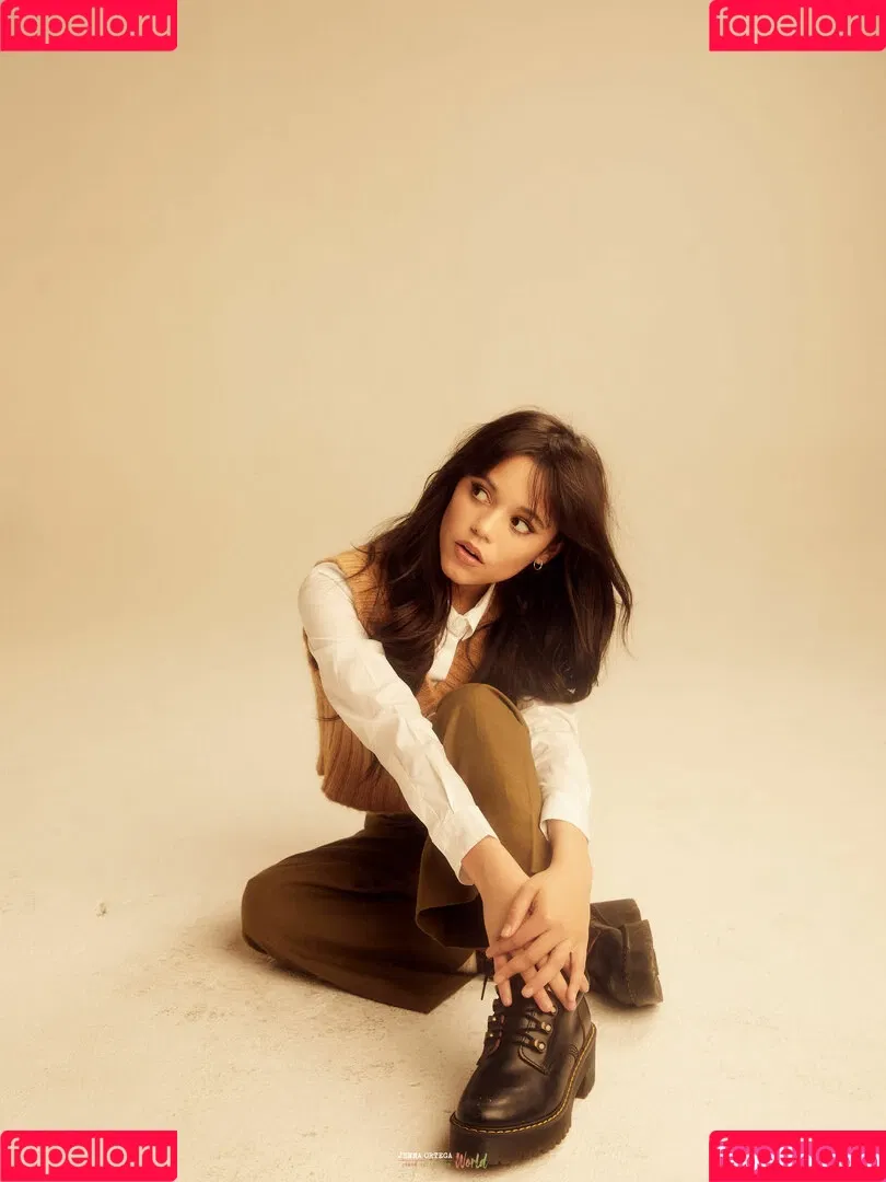 Jenna Ortega / Page / jennaortega Onlyfans Photo Gallery 
