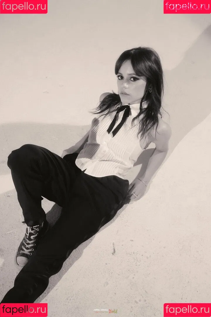Jenna Ortega / Page / jennaortega Onlyfans Photo Gallery 