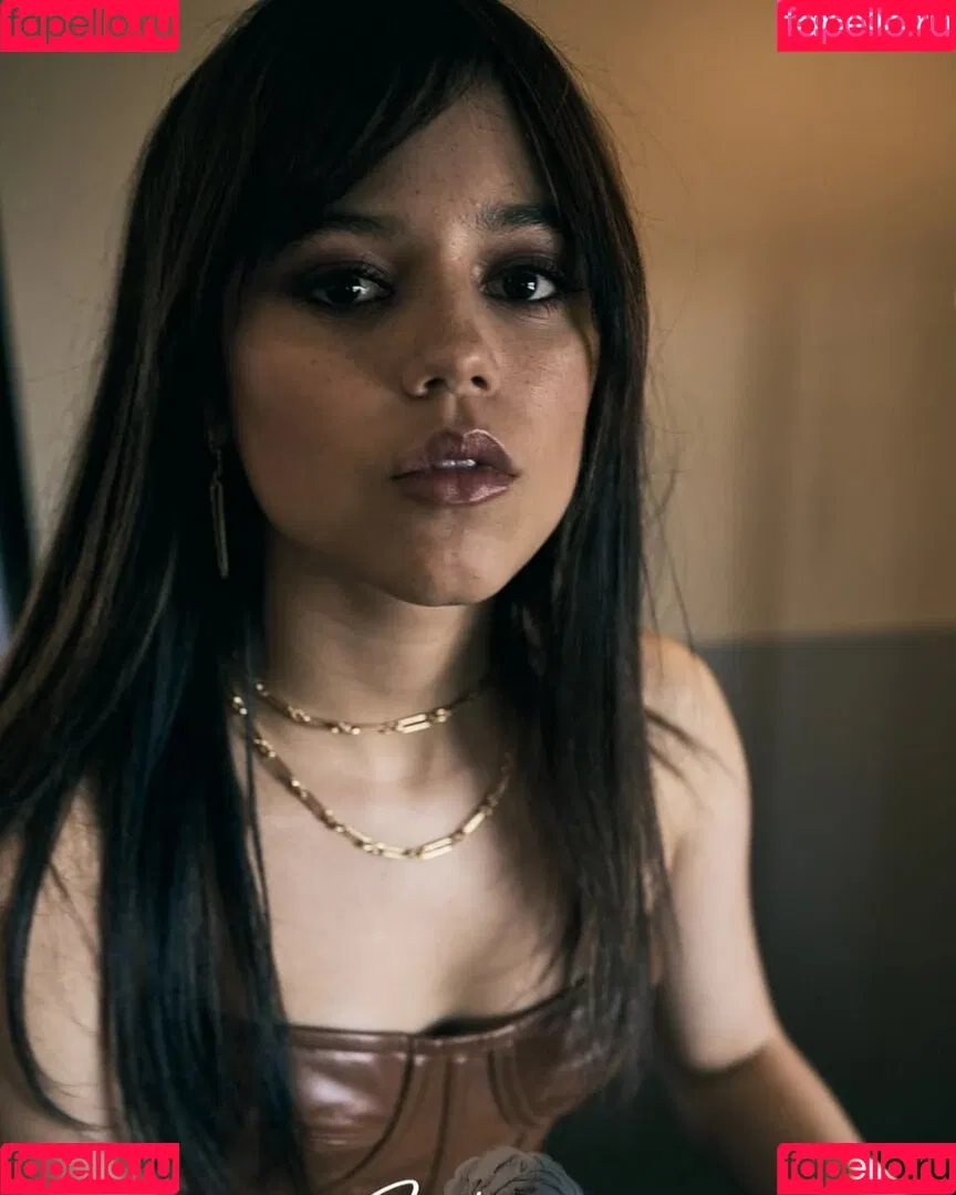 Jenna Ortega / Page / jennaortega Onlyfans Photo Gallery 