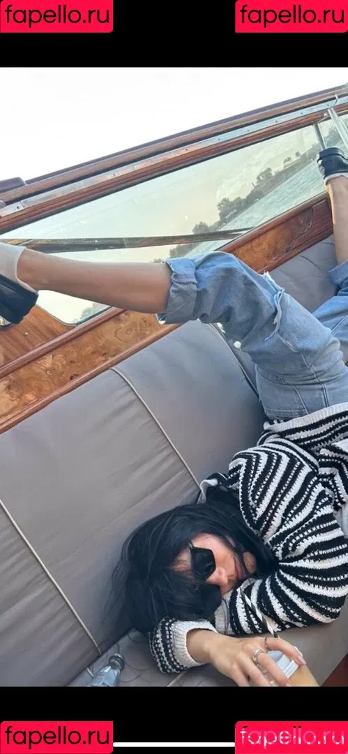 Jenna Ortega / Page / jennaortega Onlyfans Photo Gallery 