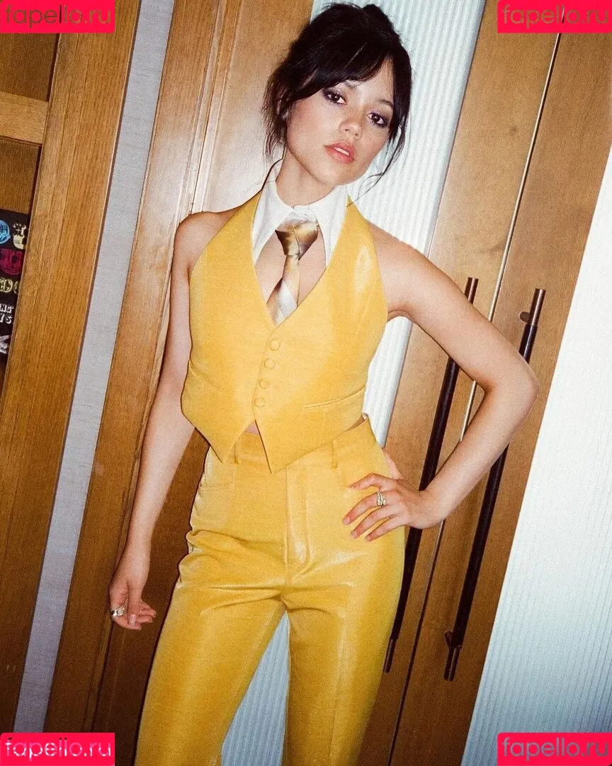 Jenna Ortega / Page / jennaortega Onlyfans Photo Gallery 
