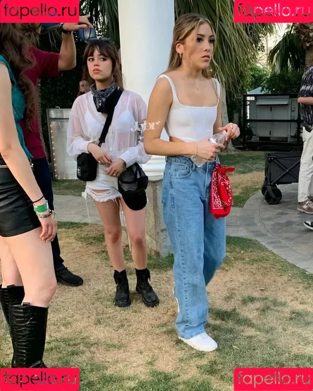 Jenna Ortega / Page / jennaortega Onlyfans Photo Gallery 