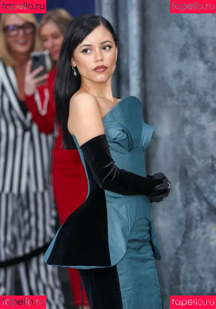 Jenna Ortega / Page / jennaortega Onlyfans Photo Gallery 