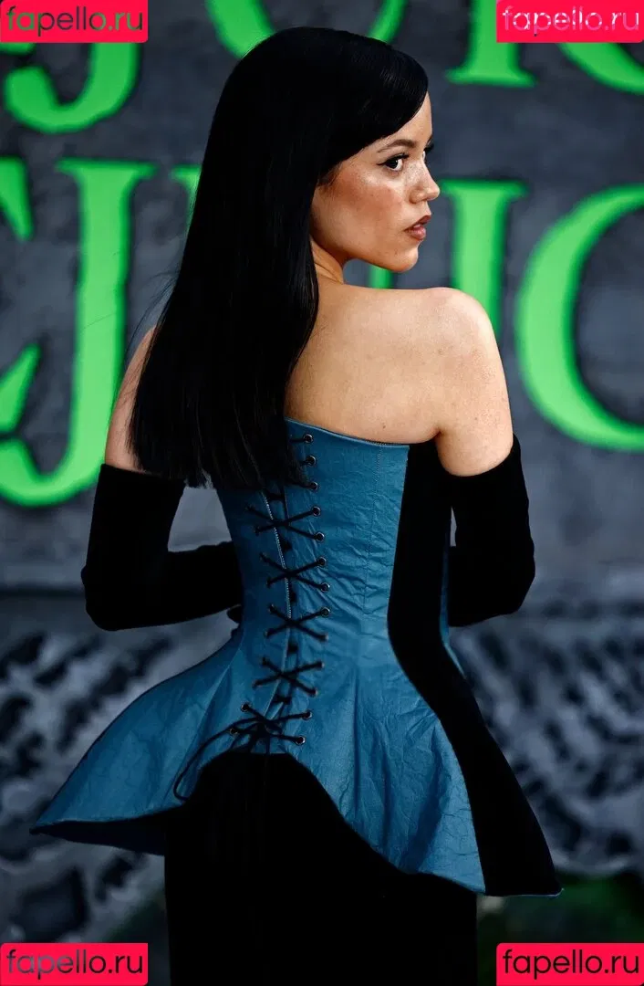 Jenna Ortega / Page / jennaortega Onlyfans Photo Gallery 