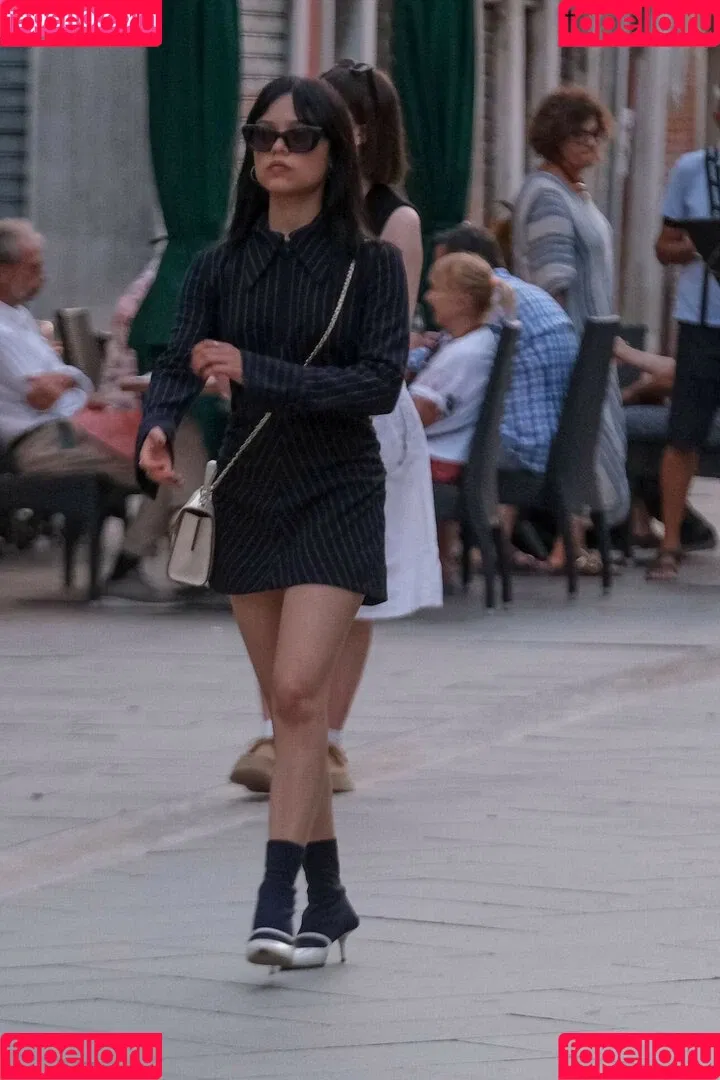 Jenna Ortega / Page / jennaortega Onlyfans Photo Gallery 
